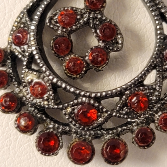 Seasonal Whispers necklace with matching bracelet - Picture 5 of 10